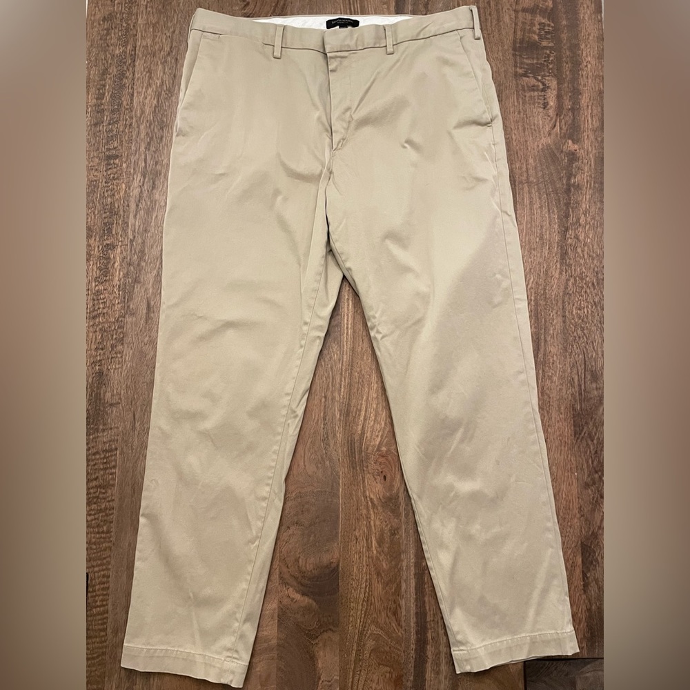 Banana Republic men’s chinos - performance tailored - 38x32